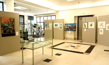 Exposição de pintura "O lado menos visível das coisas" na Biblioteca Municipal