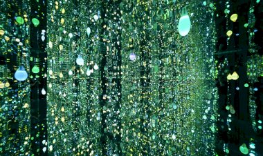 Instalação imersiva de Studio Irma traz "chuva de luz" ao Braga Parque