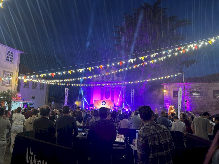 Feira de São Mateus 2025 arranca em grande com música, gastronomia e compromisso com o ambiente
