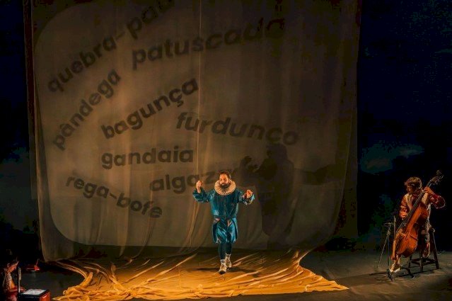 O Céu da Língua de Gregório Duvivier anuncia nova data no Coliseu de Lisboa