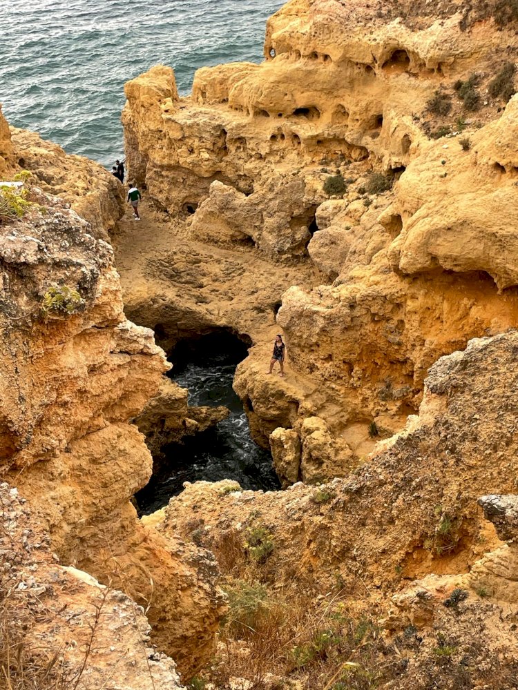 As Grutas do Algarve: Património Natural e Cultural