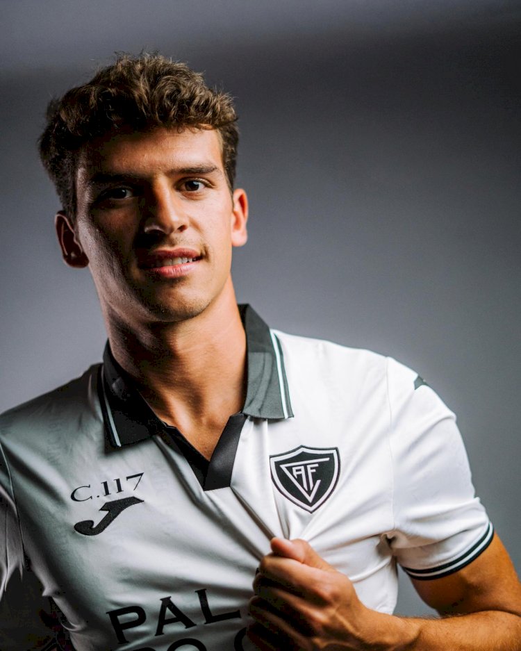 Rodrigo Guedes reforça o plantel profissional do Académico